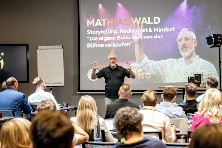 Marketingstratege, KI-Experte und Top-Speaker Mathias Wald.