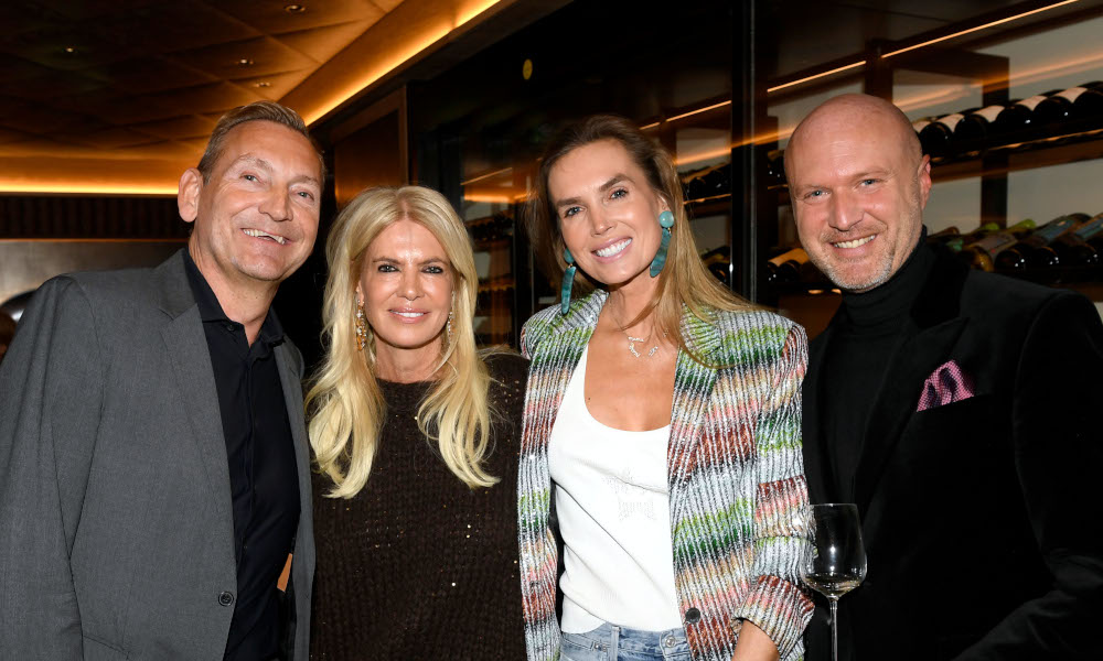 Sie feiern den Neujahrsempfang: Tanja Ehrmann und Christian Ehrmann (links) sowie Vanessa Birkenstock mit Milos Colovic.