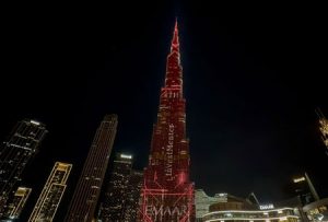 Der Burj Khalifa mit InvestMenter beleuchtet