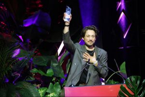 Gewinner Simon Schneckenburger SKIN ON SKIN Mittellanger Spielfilm
