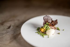 Mutige Kombination aus Valrhona-Schokolade, Kapstachelbeere und Petersilie