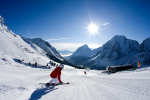 Die Skipisten der Ehrwalder Alm laden zum Winterabenteuer