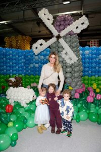 Miriam Rehbein mit Kindern