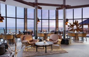 Das japanische Fine-Dining Restaurant Tabemasu im Le Méridien Maldives Resort & Spa mit Ausblick über den Indischen Ozean