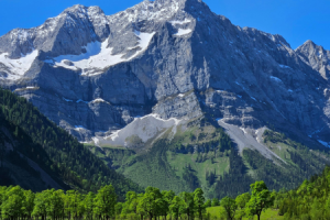 Alpen im Frühling ©Canva
