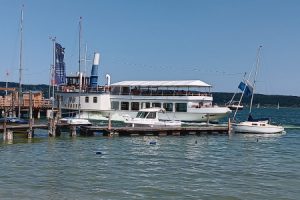 Ausflugsdampfer von Utting nach Herrsching © Klump