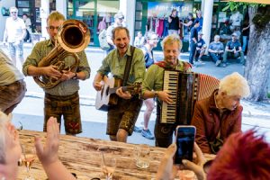 Gute Stimmung beim Kaiserschmarrnfest in Ellmau