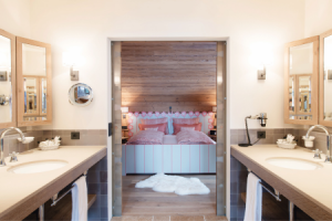 Grand Chalet – Bad & Schlafzimmer ©Lech Lodge