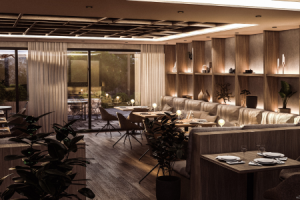 Buffetbereich mit Show-Cooking-Station und Kaffeestation ©Gassenhof
