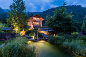 Lüsnerhof Badeteich am Abend ©Lüsnerhof