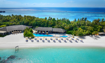 Velaa Bar + Grill - pool ©Le Méridien Maldives Resort & Spa.