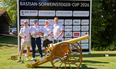 Sie führten das Turnier an: Flight Nummer eins mit (von links) Felix Neureuther, Oliver Kahn, Bastian Schweinsteiger und Alexander Hartl ©Quellness & Golf Resort Bad Griesbach/Pedagrafie