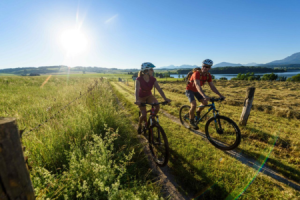 Genussvolle Radwege am See entlang ©Das Blaue Land / Wehn