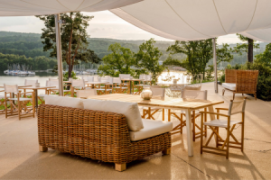 Außenansicht Terrasse Seezeitlodge Hotel & Spa ©Günter Standl