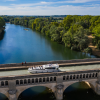 LeBoat Canal du Midi Hausboot auf Kanalbruecke Béziers Hérault ©Holger Leue
