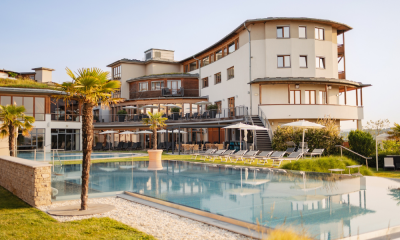 Außenansicht mit Pool Aussicht ©Karl Schrotter Photograph (Hotel Larimar)
