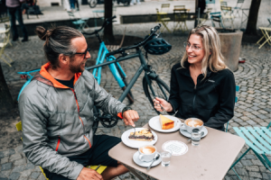 Kaffeegebuss_mit_Seeblick.png