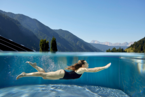 Rooftop Infinity Pool ©Michael Huber (Hotel Quelle Nature Spa Resort)