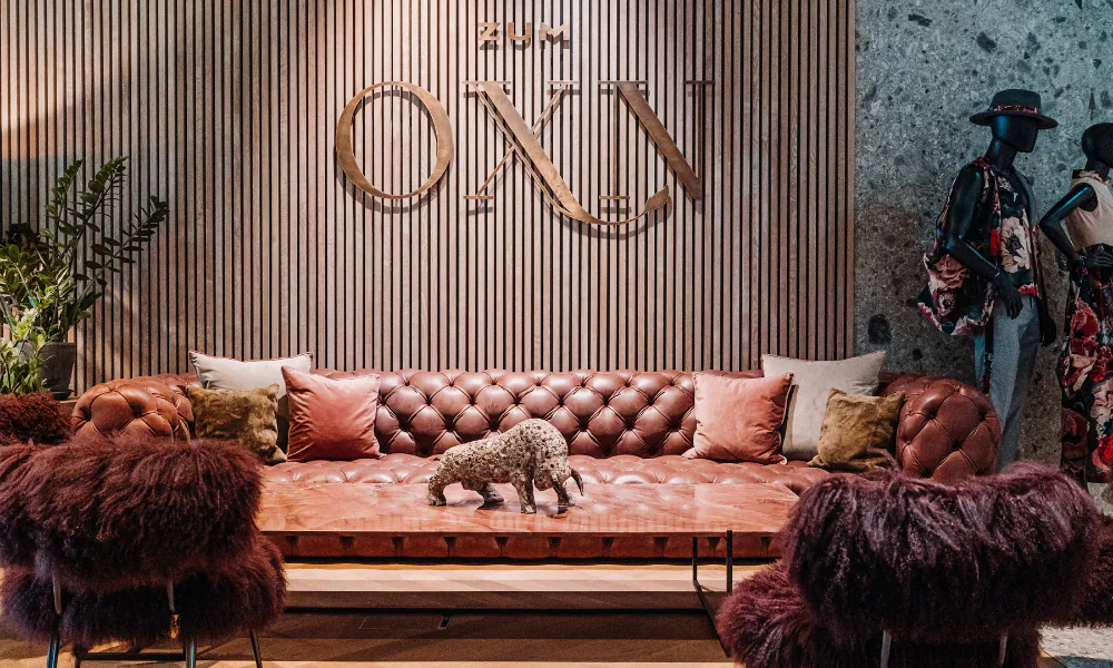 Lobby_Couch.png