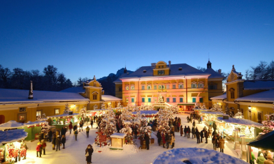 Hellbrunner_Adventzauber_vor_Schloss.png