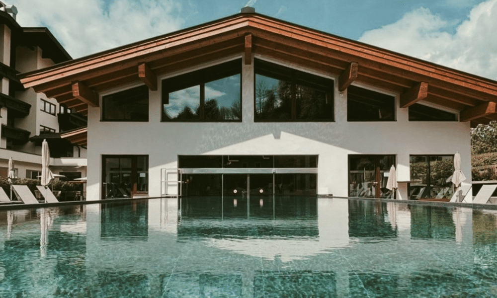 Der_wunderschöne_Pool.png