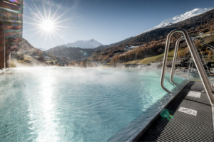 Summit_Infinity_Pool.png