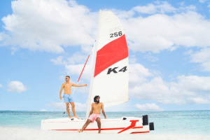Le_Meridien_Maldives_Resort_&_Spa_Patemar_boot.png