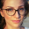 Frau_mit_Brille.png