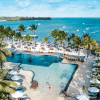 The_Bay_Club_at_Anahita_Pool_Meer.png