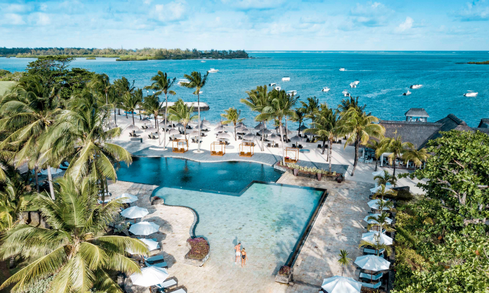 The_Bay_Club_at_Anahita_Pool_Meer.png