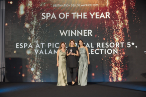 Pical_Resort_Valamar_Collection_Spa-of-the-year-Tihana_Milas_accepting_the_prize_on_behalf_of_Valamar.png