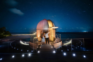 Stargazing_with_a_SKY_Edhuru_at_Anantara_Kihavah_Maldives_Villas.png