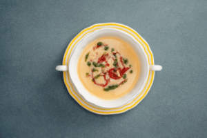 Selleriesuppe_mit_Entenschinken_im_Sphere_Tim_Raue.png