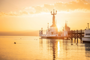 Konstanz_Bodensee_Hafen_Imperia_Alte_Faehre_Sonnenaufgang.png